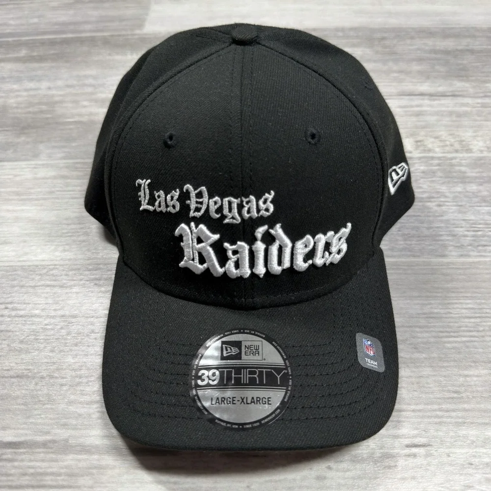 New Era 39Thirty Las Vegas Raiders Gothic Script L/XL Black Flex Fit Hat NWT